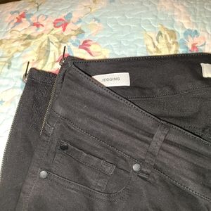 Torrid 14R black jeggings zippers punk rock